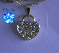 Conjunto de Gargantilha e Coração com strass