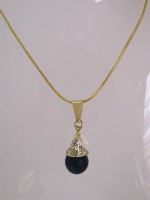 Gargantilha lisa e pingente azul com strass banhados a ouro